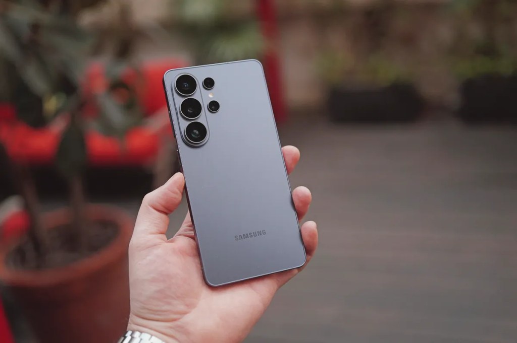The 24/7 Hustle: Why the Galaxy S26 Ultra is the New Industry Standard for&nbsp;Creators