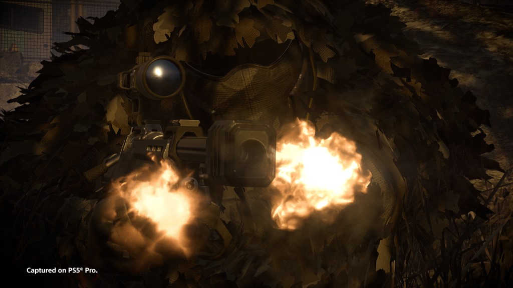A ghillie-clad Helldiver fires the R-40 Sightliner in official Scope of Authority gameplay imagery.