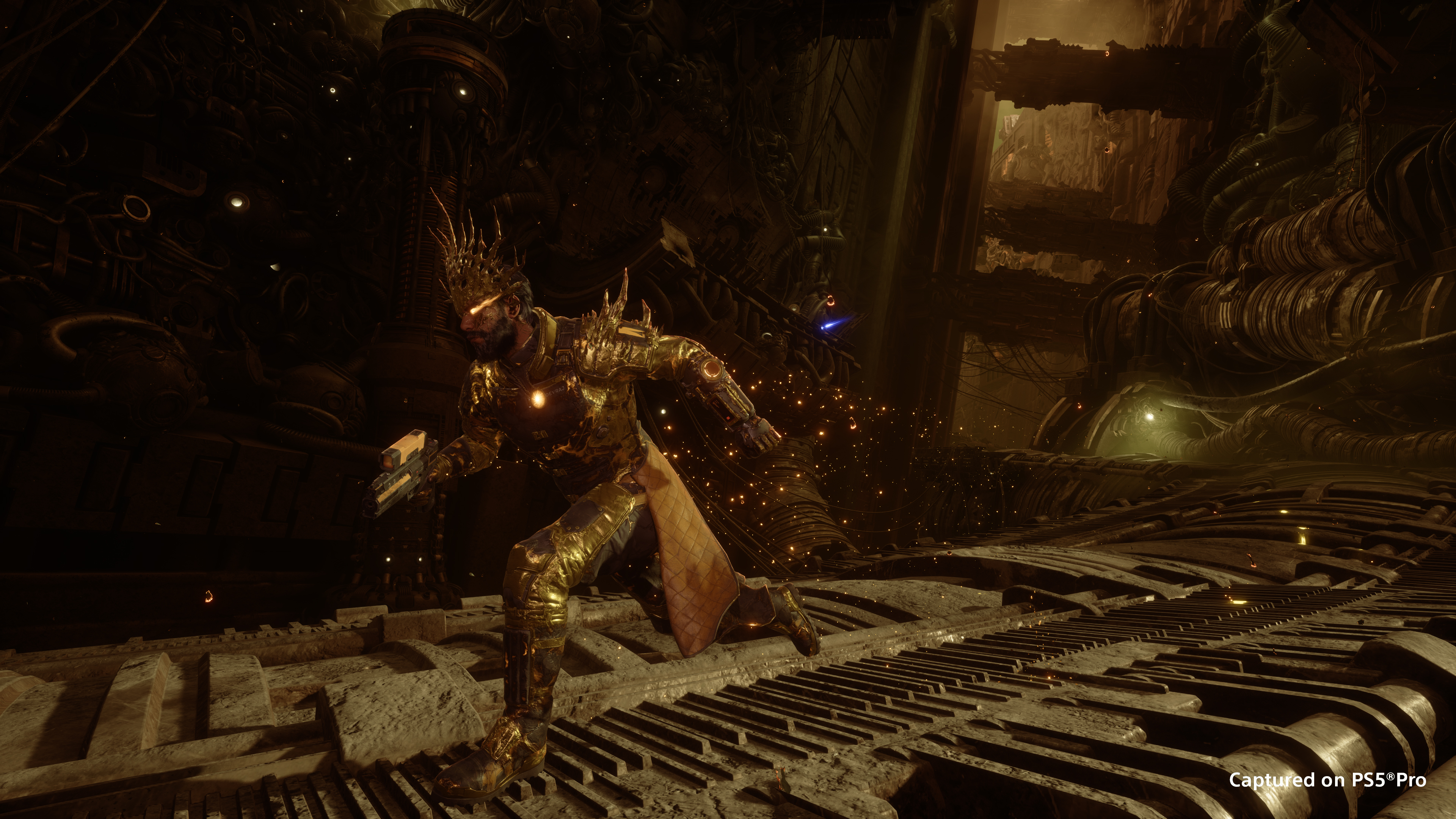 Arjun runs through a dark alien structure wearing a spiked crown and glowing golden armour in Saros: Zenith.